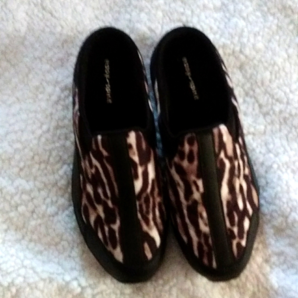 Easy Spirit slip on mules. Soft yet sturdy. New!